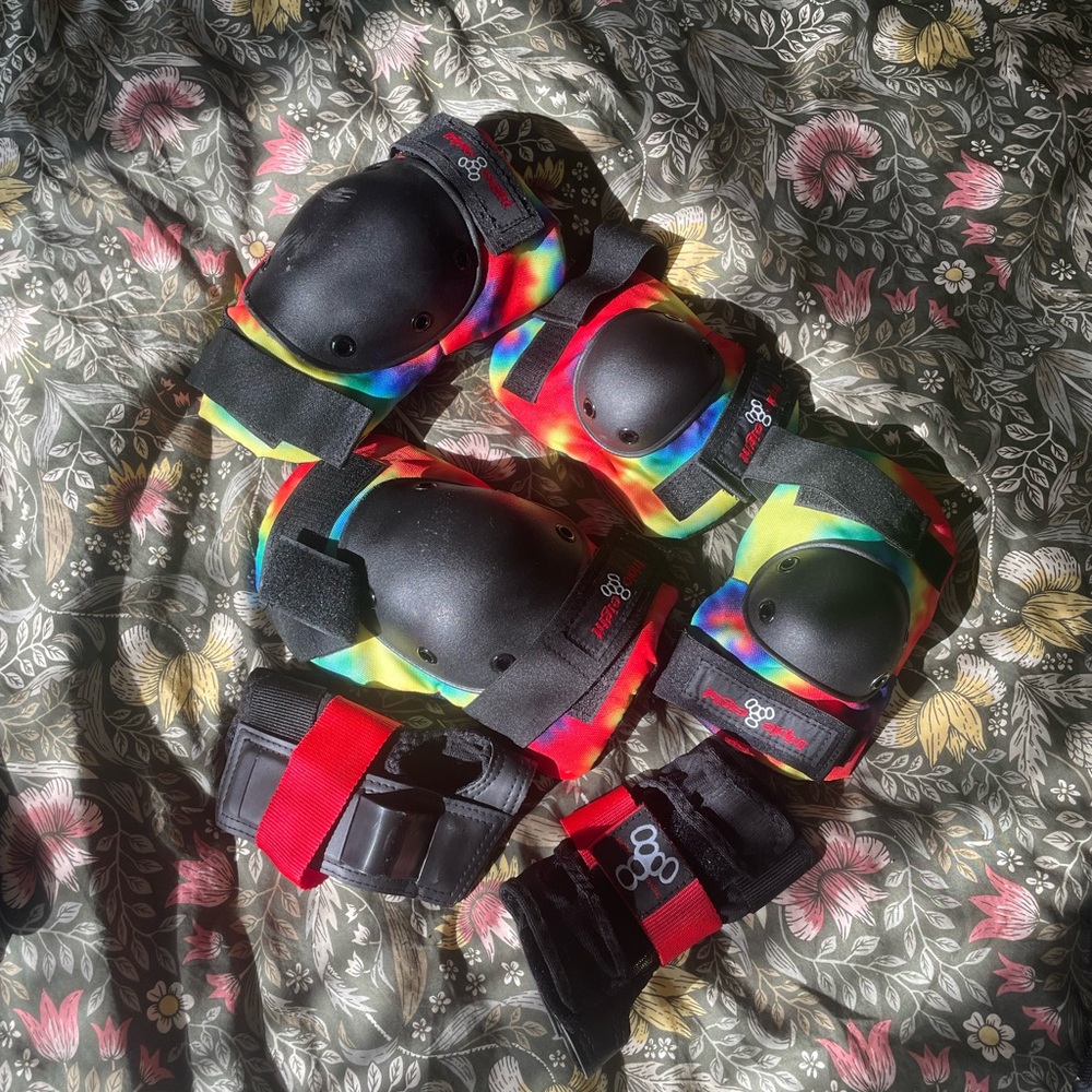Triple Eight Tie-Dye Protective Skate Pads - Rainbow